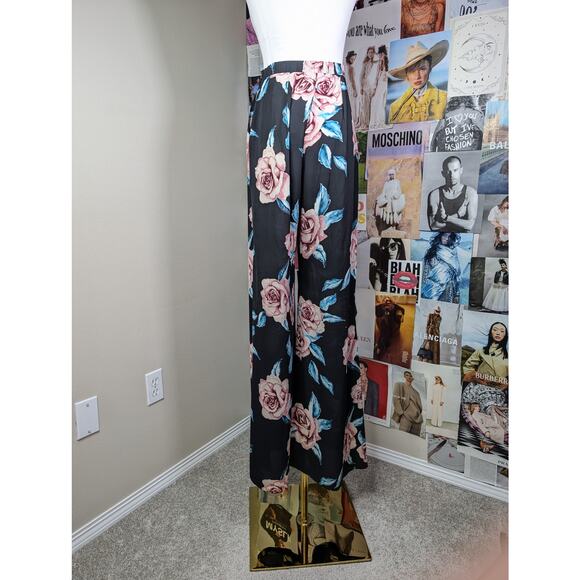 Show me your Mumu Floral Pants - Picture 6 of 6